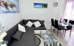 Modern SEA VIEW Apartment